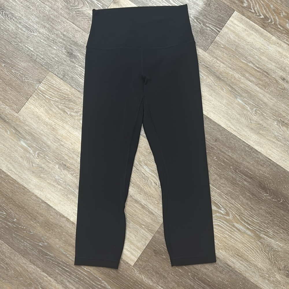 Lululemon Women’s Black Crop Leggings - Picture 1 of 3